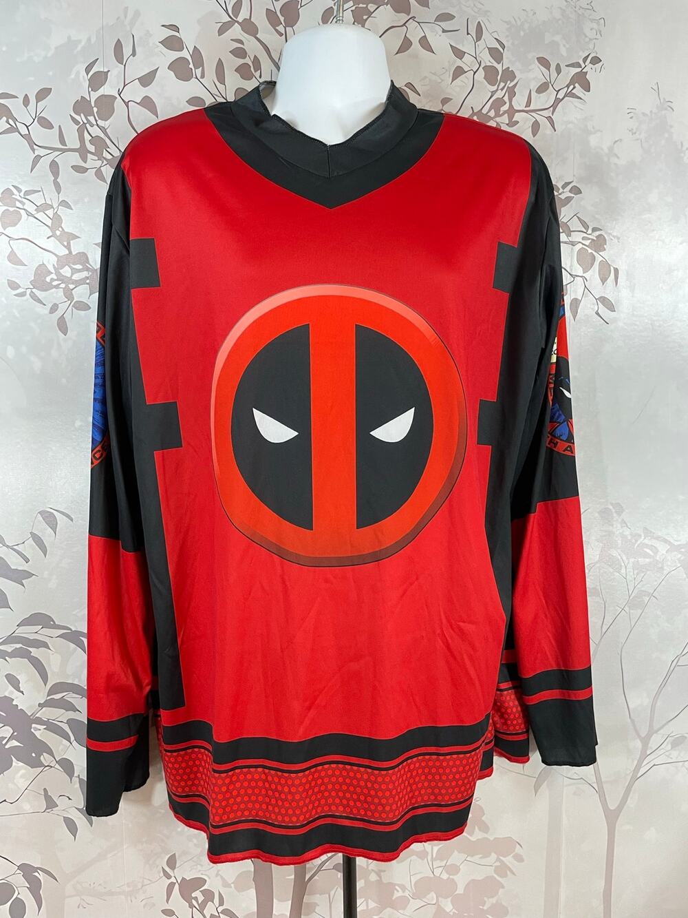 Marvel Deadpool Hockey Jersey Costume Top Red Black Mens S/M NWT Cosplay 91